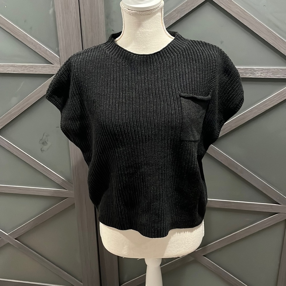 Lillusory cropped black sweater